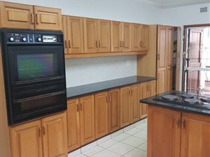 4 Bed House in Meerensee