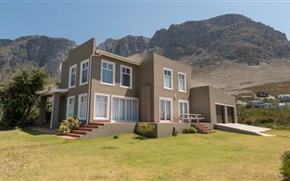 3 Bedroom House in Bettys Bay