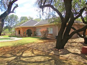 1.1 ha Farm in Olive Hill