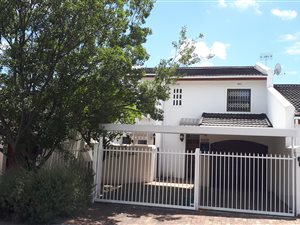 4 Bedroom House in Die Boord