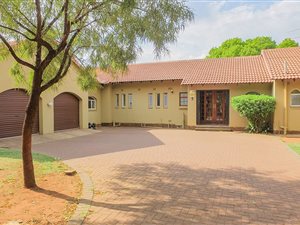 4 Bed House in Risiville