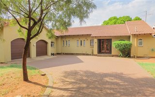 4 Bedroom House in Risiville