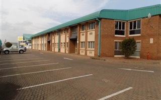 1057 m² Industrial space in Wychwood