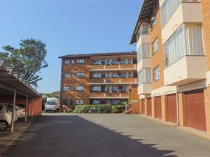 2 Bed Apartment in Amanzimtoti