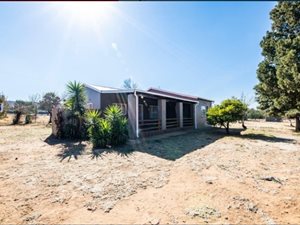 5 Bed House in Golf View
