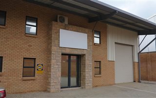 355 m² Industrial space in Willow Park Manor