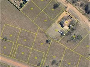 1098 m² Land available in Vaaloewer