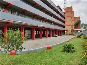 1.5 Bed Apartment in Brixton