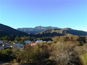 1487 m² Land available in De Rust