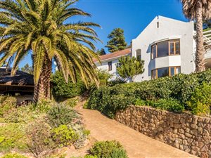 5 Bed House in Mount Rhodes