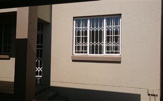 2 Bedroom Duplex in Elspark