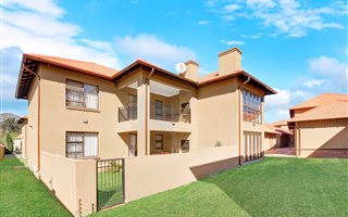 2 Bedroom Townhouse in Lilianton