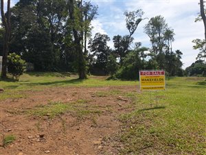 1803 m² Land available in Kloof