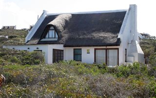 3 Bedroom House in Boggomsbaai