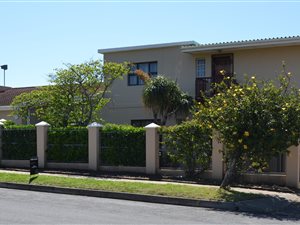5 Bed House in Baysville