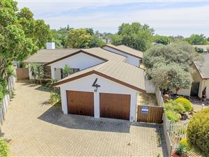 3 Bedroom House in Blommendal