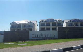 3 Bedroom Apartment in Linbro Park