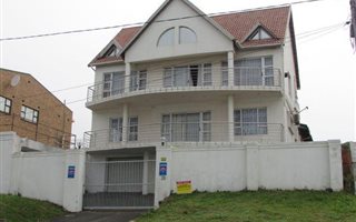 5 Bedroom House in Desainagar