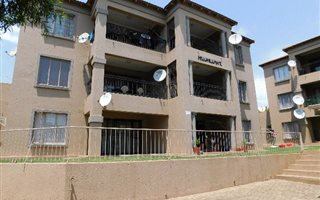 3 Bedroom Apartment in Weltevreden Park