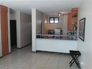 2 Bed Apartment in Rooihuiskraal North