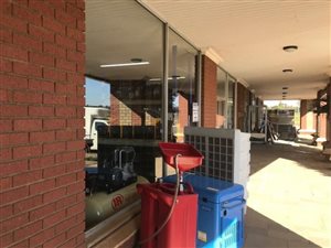676 m² Industrial space in Rooihuiskraal