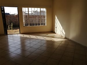2 Bed Townhouse in Robin Park