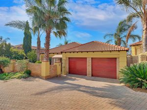 3 Bed Townhouse in Pinehaven