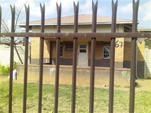 4 Bed House in Lindo Park