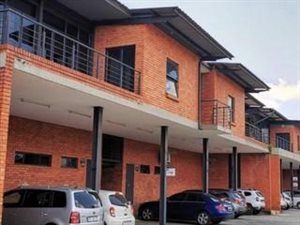 89 m² Commercial space in Die Hoewes