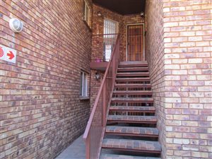 3 Bed Apartment in Hennopspark