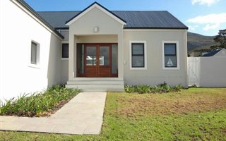 3 Bedroom House in Onrus