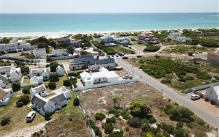 768 m² Land available in Struisbaai