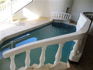4 Bed House in Roodekrans