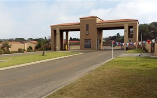 3 Bedroom Townhouse in Jackaroo Park