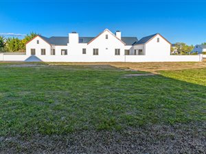 555 m² Land available in Croydon Olive Estate