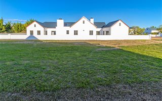 555 m² Land available in Croydon Olive Estate