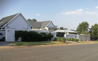 3 Bedroom House in Weltevreden Park