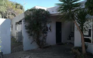 1 Bedroom Garden Cottage in Dowerglen and Ext