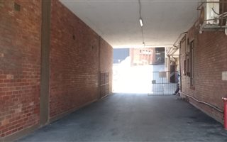 1100 m² Commercial space in Congella