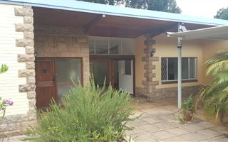 3 Bedroom House in Waterfall
