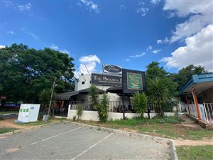 350 m² Retail Space in Strathavon
