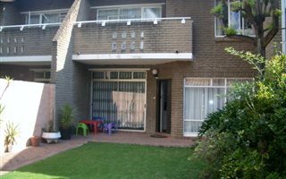 3 Bedroom Townhouse in Victory Park