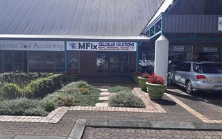 94 m² Commercial space in Hilton