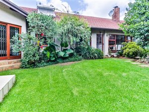 3 Bed House in Highway Gardens