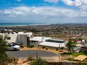806 m² Land available in Mountainside