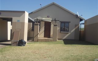 2 Bedroom Townhouse in Bankenveld