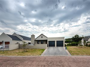 3 Bed House in Somerset Country Estate