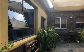 1 Bedroom Garden Cottage in Constantia Kloof