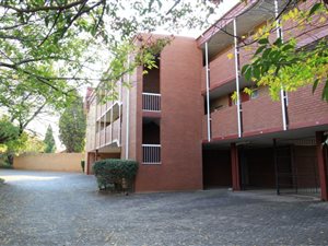 2 Bed Apartment in Zwartkop