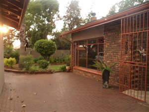 4 Bed House in Dennesig